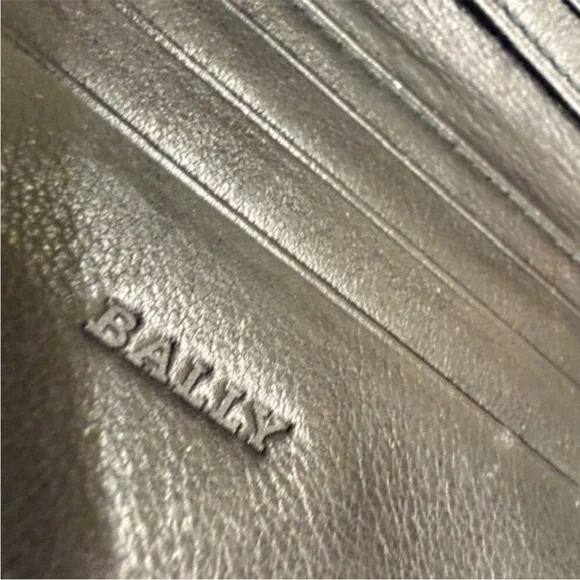Vintage BALLY zip around lambskin, leather wallet - Picture 6 of 13